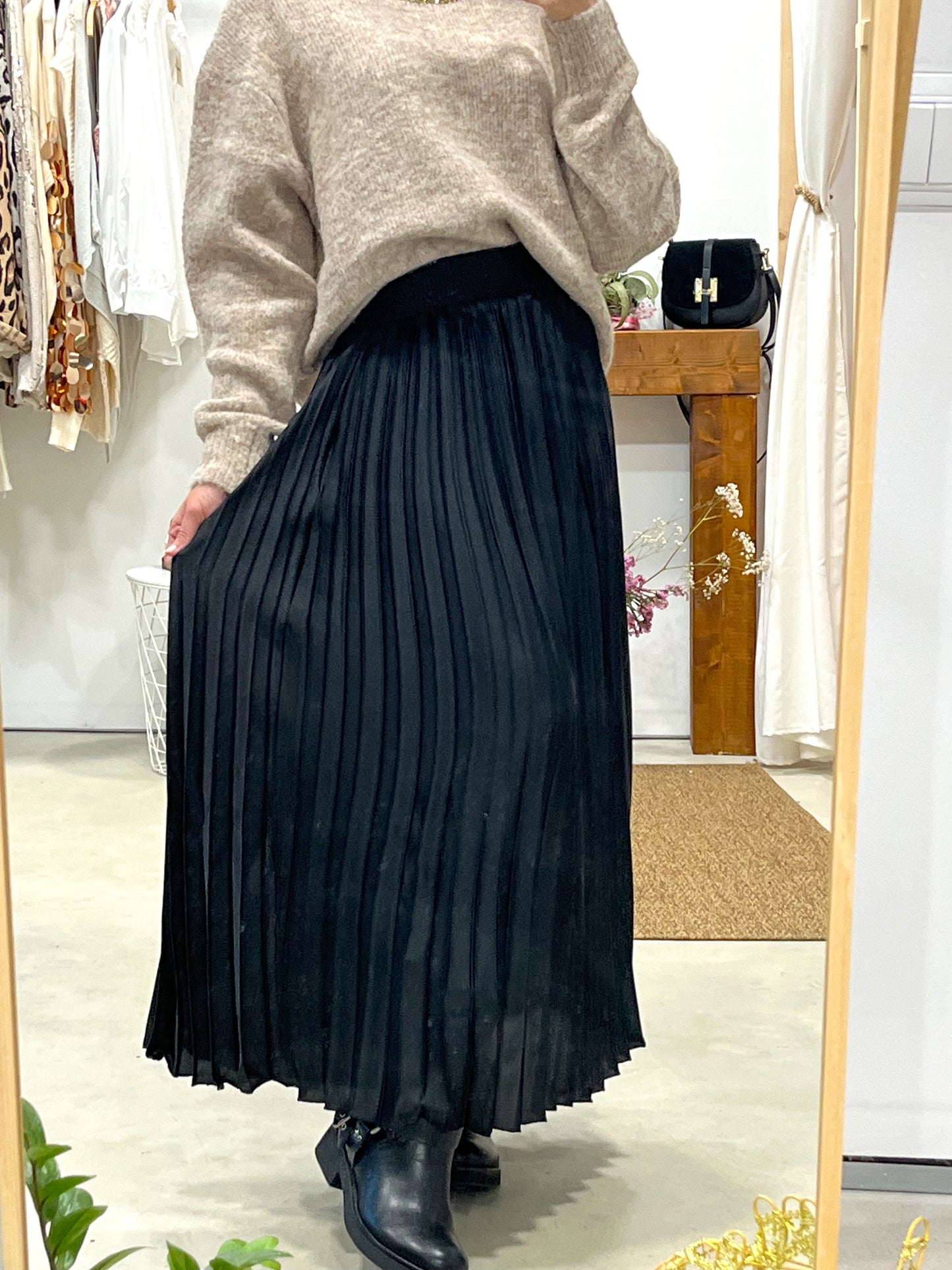 Falda Plisada Negra