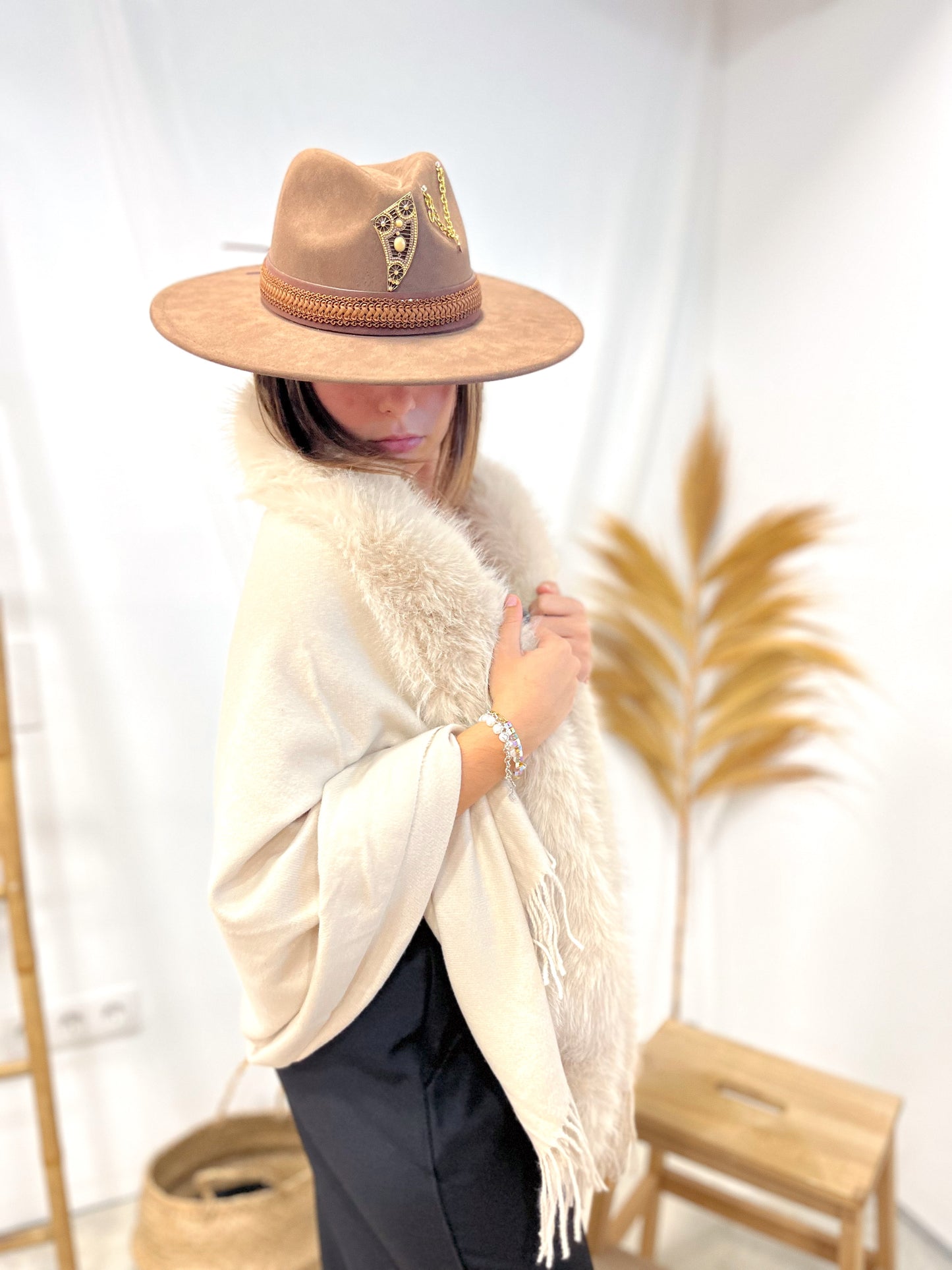 Poncho Beige con Pelito