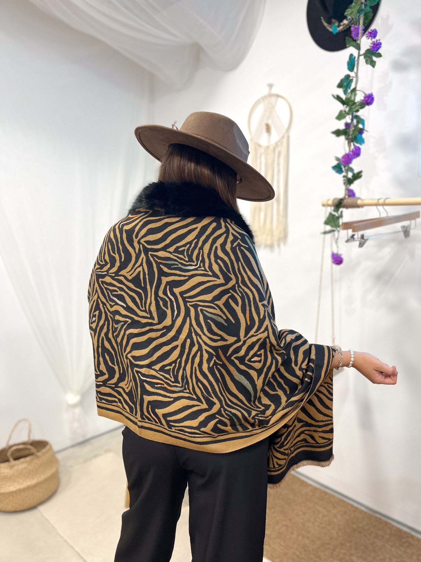 Poncho Camel con Pelito