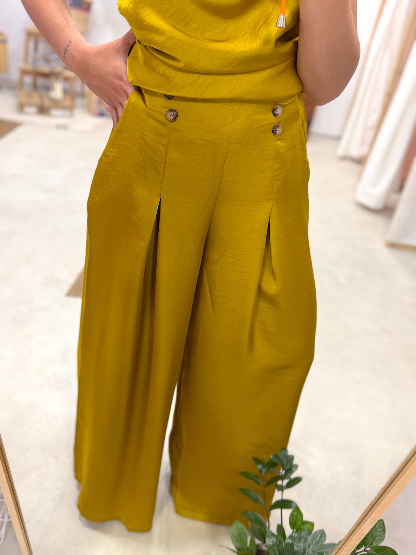 Pantalón Mostaza Satinado