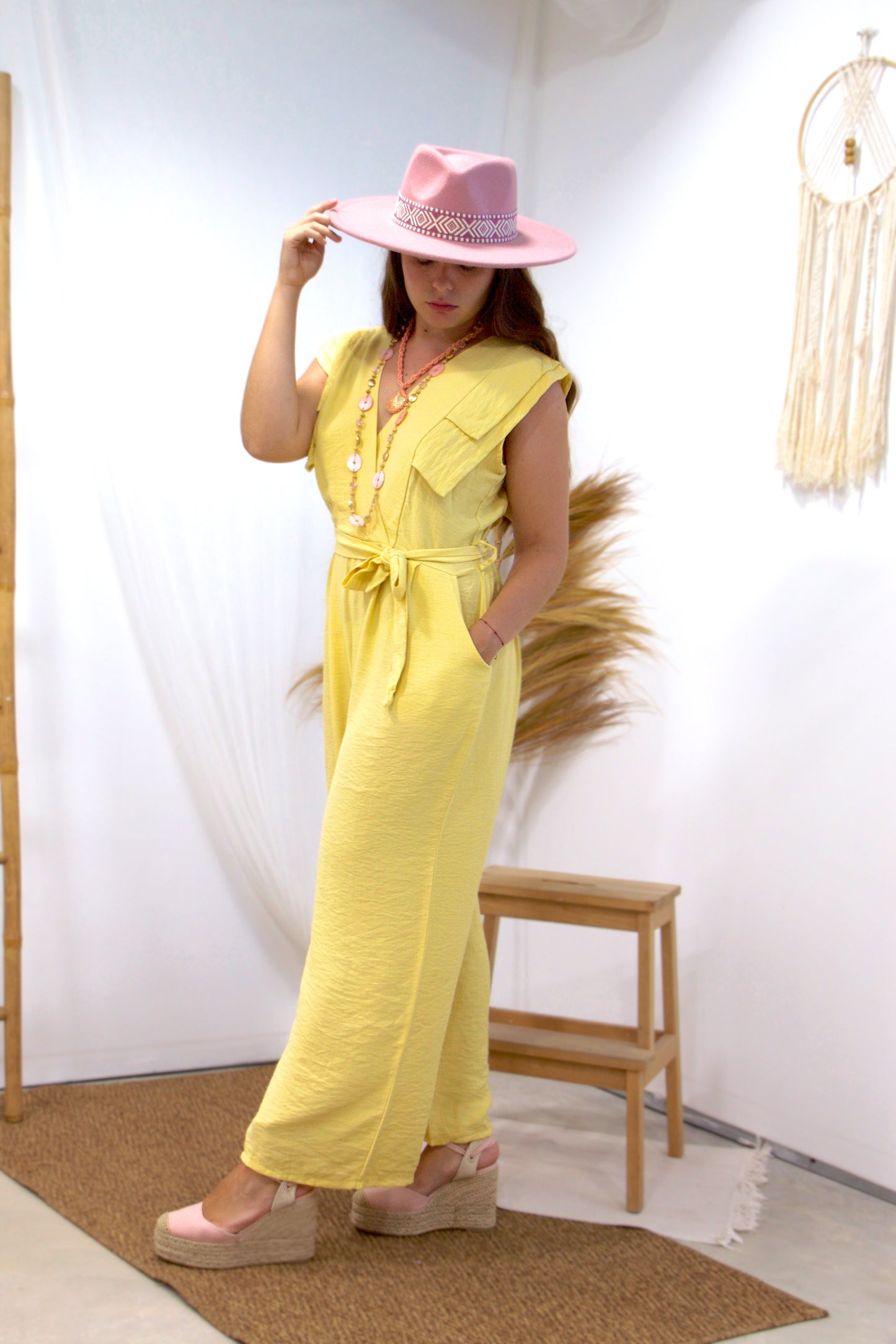 Mono Yellow María