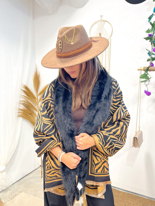 Poncho Camel con Pelito