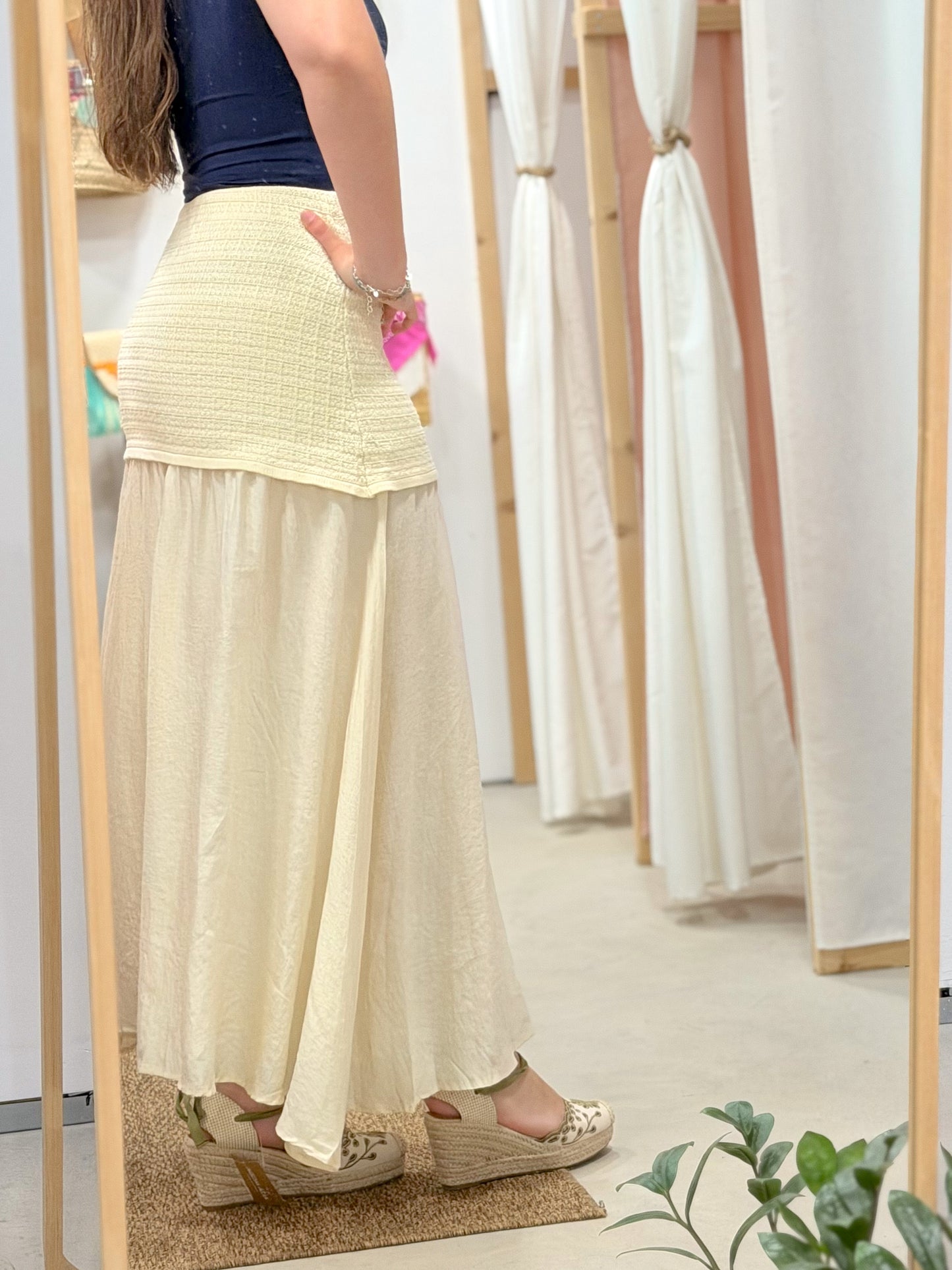 Falda Crochet Beige